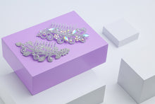 Load image into Gallery viewer, CO0305 4.3 x 2.4″ Crystal Hair Comb