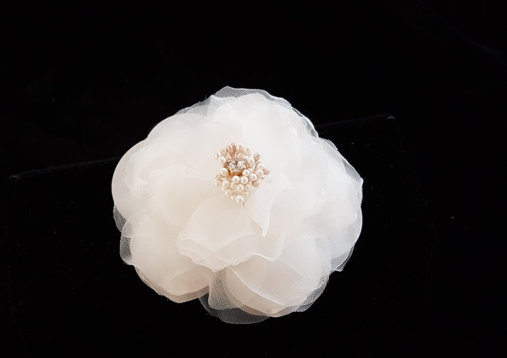 FC0407 White Cloud Hair Fascinator with Pearls
