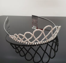 Load image into Gallery viewer, TR0613 Large Crystal Tiara
