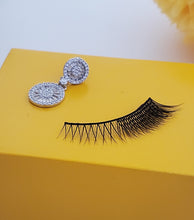 Load image into Gallery viewer, T581 Natural Style Lashes (Eyelashes with Glue)
