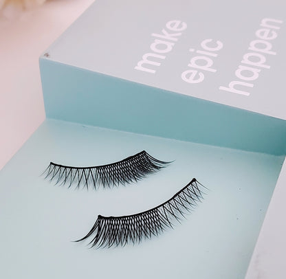 T581 Night Out Lashes  (Eyelashes with Glue)