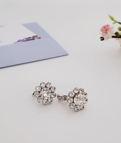 AY0052-1 15mm Small Daisy Clip-On Earrings by FH2