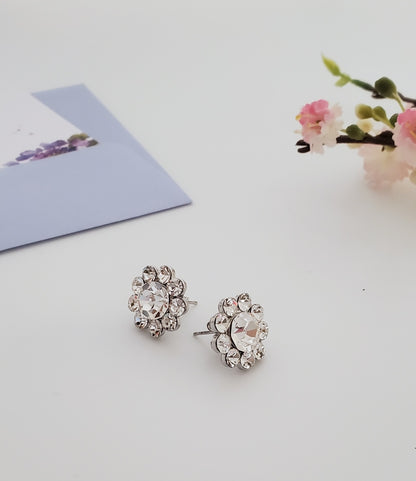 AY0052 15mm Small Daisy Pierced Earrings by FH2