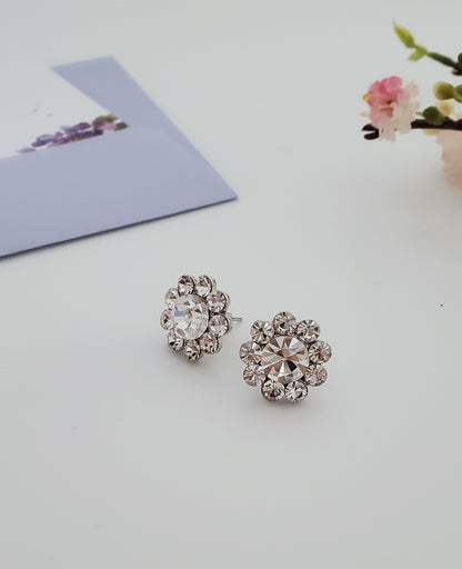 AY0052 15mm Small Daisy Pierced Earrings by FH2