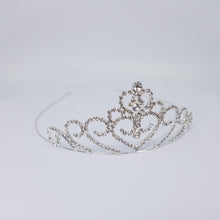 Load image into Gallery viewer, TR0607 Large Crystal Tiara
