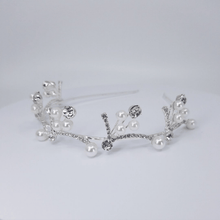Load image into Gallery viewer, TR0904 Crystal &amp; Pearl Headband
